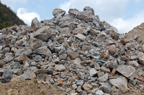 磷矿石中苏长岩的特点