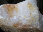 根据石英原矿性质确定石英选矿和精选提纯工艺